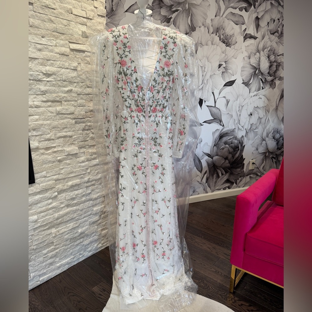 NWT MAC DUGGAL 70159 White Floral long Gown Embellished BRIDAL FORMAL sz 6 - Picture 2 of 11
